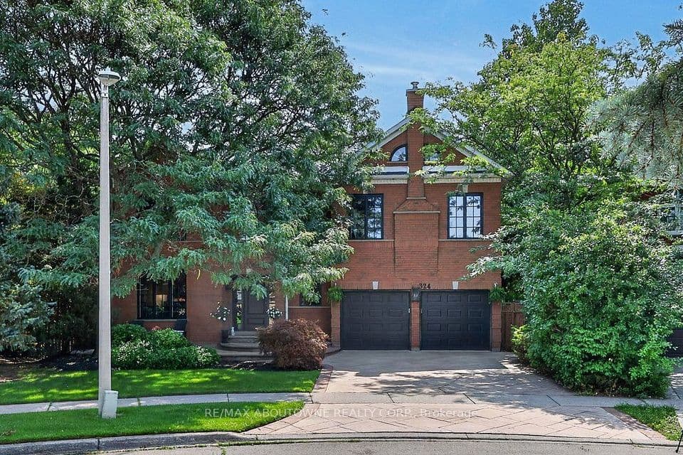 324 Oakridge Court, Oakville, ON L6H 5T9 – photo 2