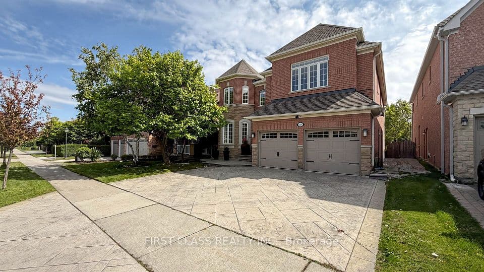 3292 Topeka Drive, Mississauga, ON L5M 7V1 – photo 2