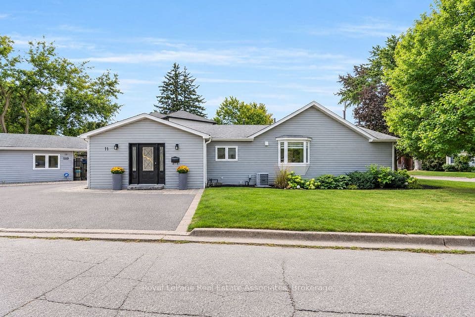 11 Churchill Crescent, Halton Hills, ON L7G 2M8 – photo 3