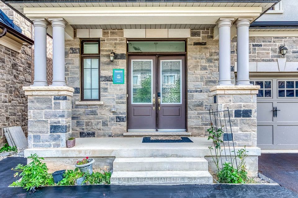 82 Merlin Street, Oakville, ON L6H 0Z4 – photo 3