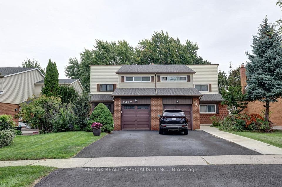 2442 Basswood Crescent, Mississauga, ON L5L 1Y1 – photo 2