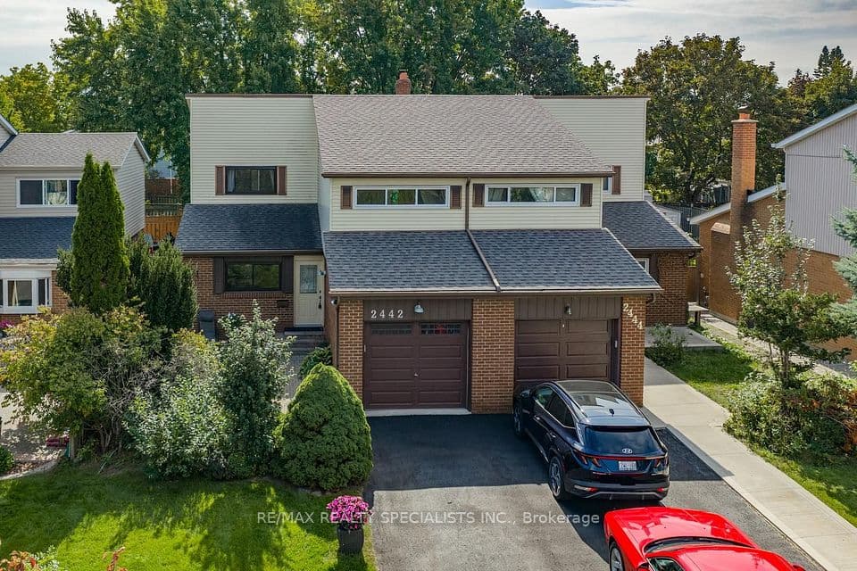 2442 Basswood Crescent, Mississauga, ON L5L 1Y1 – photo 3