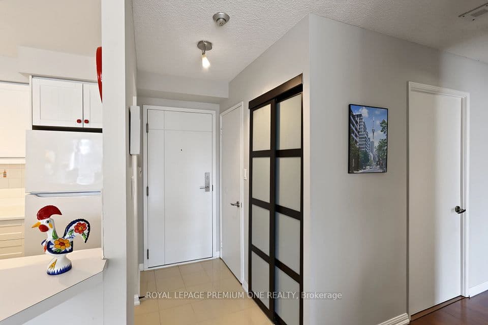 2267 Lake Shore Boulevard 410, Toronto, ON M8V 3X2 – photo 2