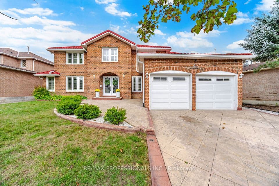 4 McFadden Drive, Brampton, ON L6Z 3H4 – main photo