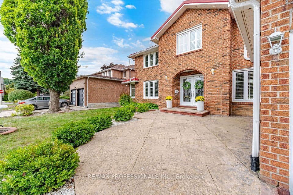 4 McFadden Drive, Brampton, ON L6Z 3H4 – photo 3