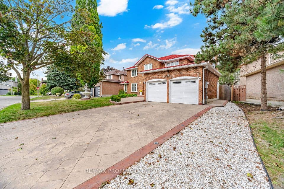 4 McFadden Drive, Brampton, ON L6Z 3H4 – photo 2
