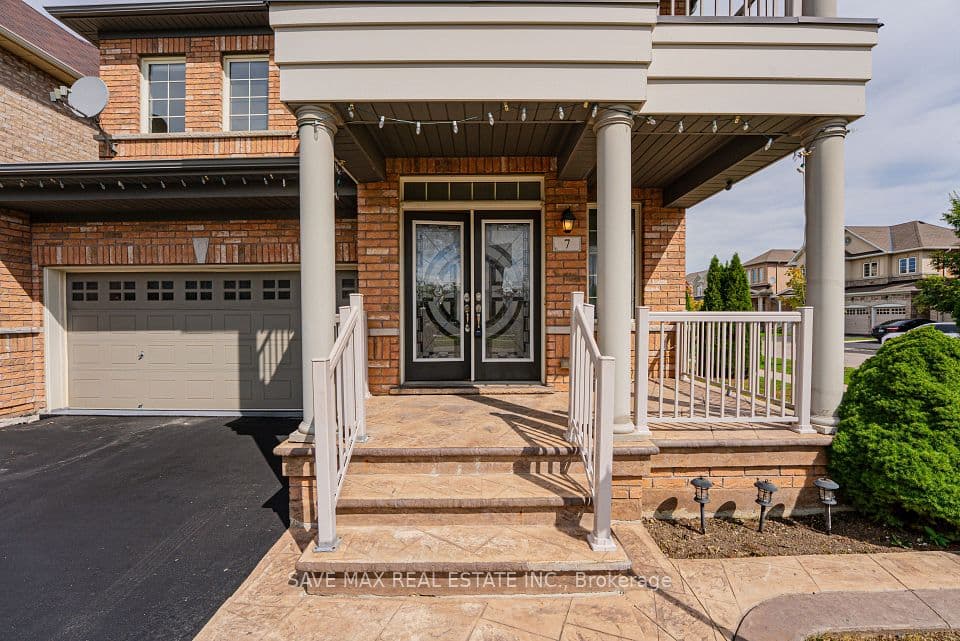 7 Egerton Street, Brampton, ON L6R 3S2 – photo 3