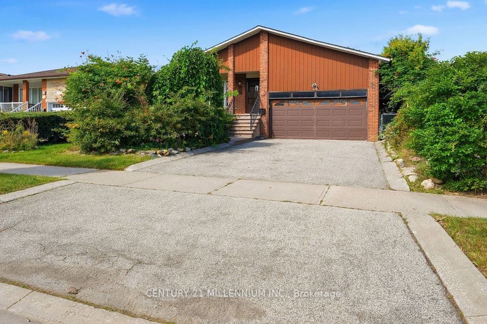 16 Jardine Street, Brampton, ON L6S 3H4 – main photo