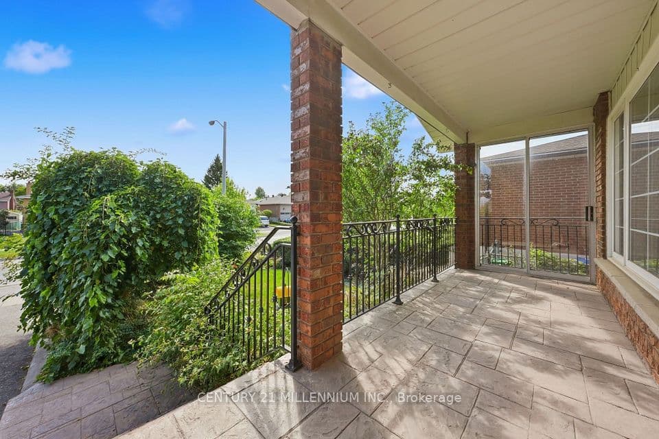 16 Jardine Street, Brampton, ON L6S 3H4 – photo 3