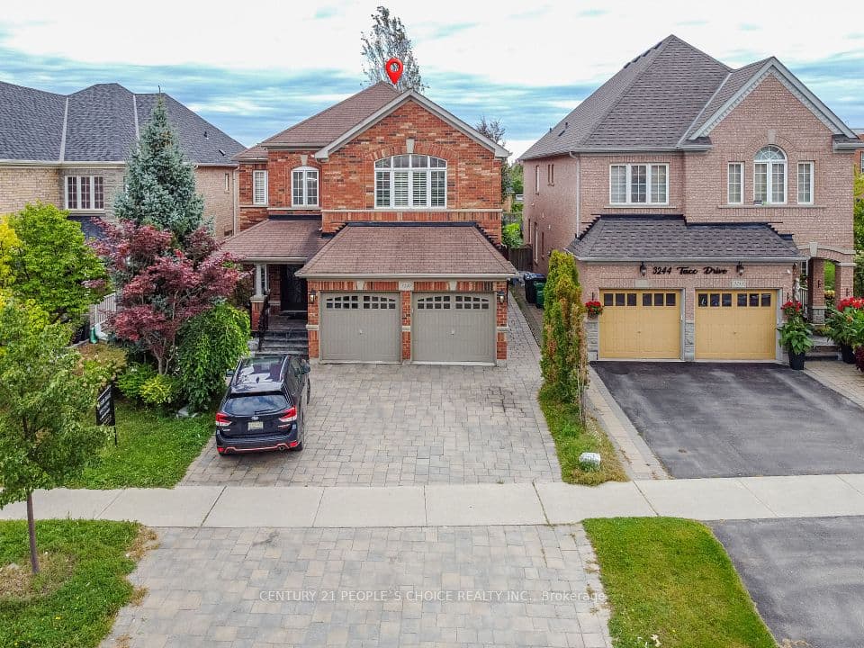 3240 Tacc Drive, Mississauga, ON L5M 0H3 – main photo