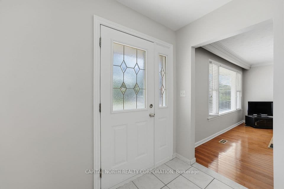 152 Katherine Road, Toronto, ON M3K 1J7 – photo 3