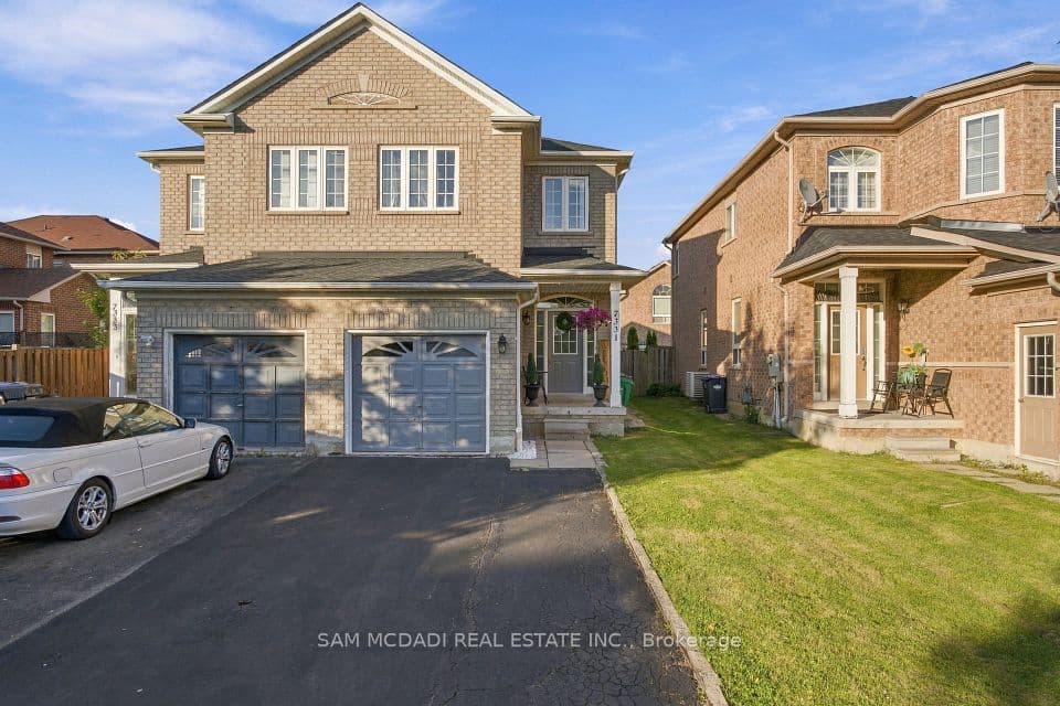 7331 Cork Tree Row, Mississauga, ON L5N 8N9 – main photo
