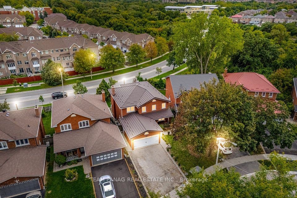 129 Bankview Circle, Toronto, ON M9W 6S5 – photo 2
