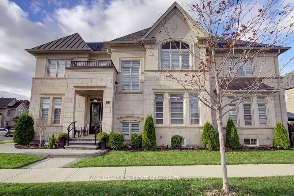 135 Zachary Crescent, Oakville, ON L6H 0W1 – main photo