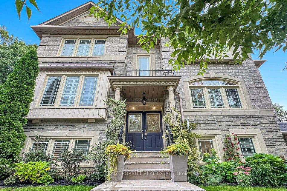 2 Granite Court, Toronto, ON M8V 4A4 – main photo