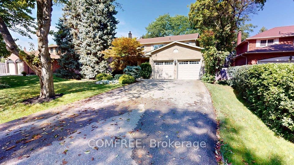 2043 Burbank Drive, Mississauga, ON L5L 2T6 – main photo
