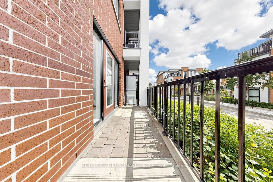 130 Canon Jackson Drive 108, Toronto, ON M5M 0B7 – photo 3