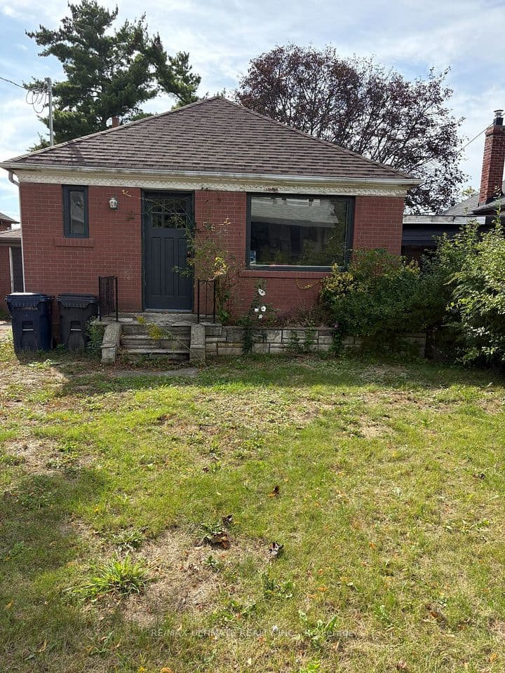 56 Glenhaven Street, Toronto, ON M6M 3M3 – main photo