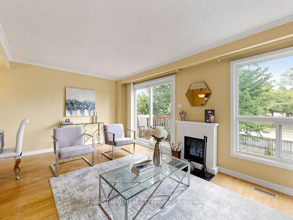 725 Vermouth Avenue 10, Mississauga, ON L5A 3X5 – photo 3