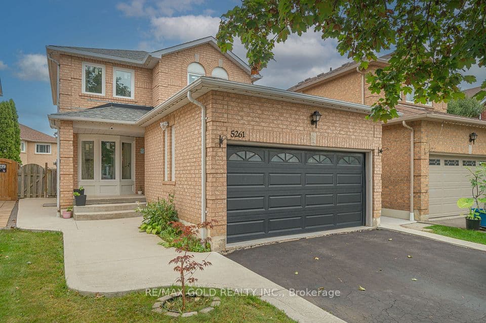 5261 River Forest Court, Mississauga, ON L5V 2C7 – main photo