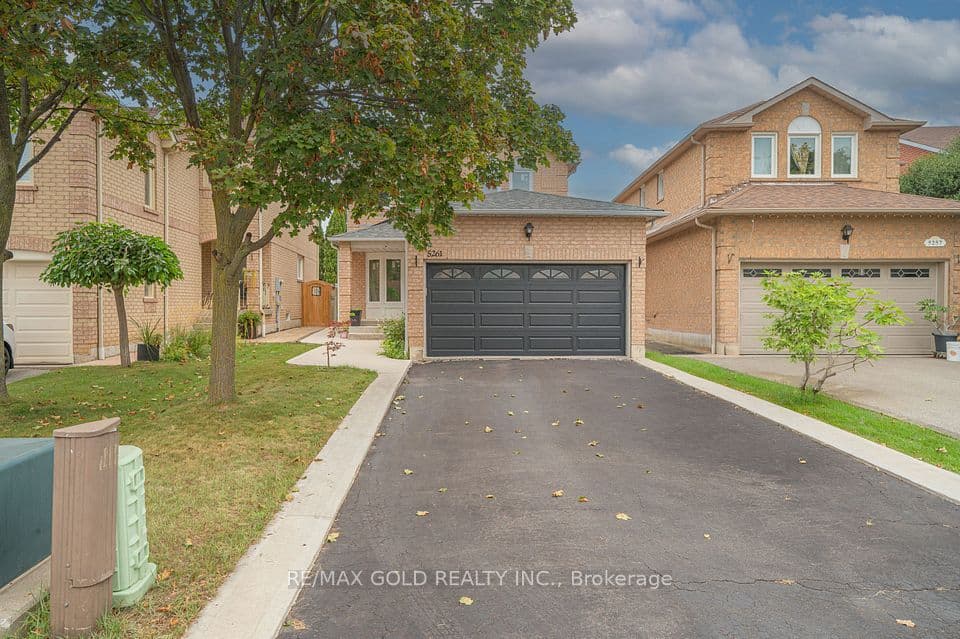 5261 River Forest Court, Mississauga, ON L5V 2C7 – photo 2