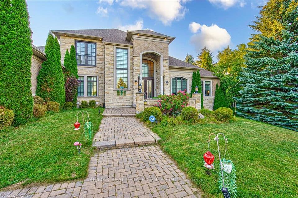 330 Macdonald Street, Caledon, ON L7C 1G7 – photo 2