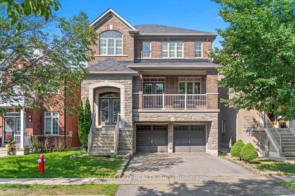11 Clearfield Drive, Brampton, ON L6P 3L3 – main photo
