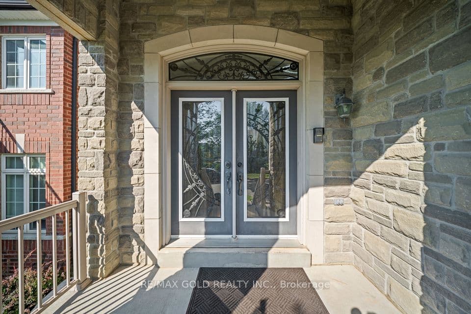 11 Clearfield Drive, Brampton, ON L6P 3L3 – photo 2