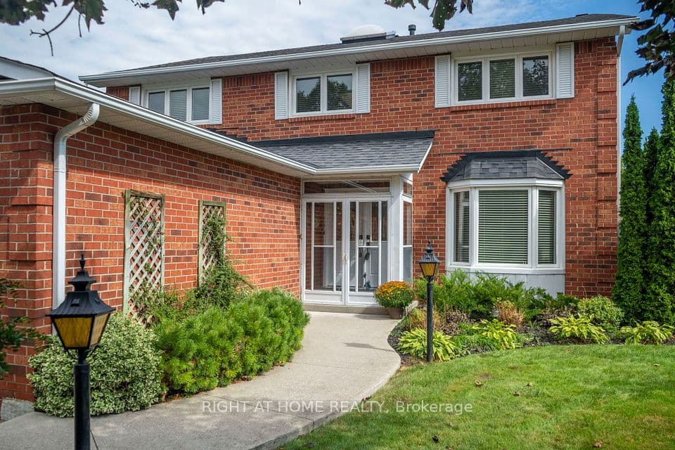 20 Mowat Court, Brampton, ON L6Z 3E6 – photo 2