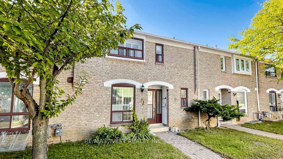 25 Gosford Boulevard 24, Toronto, ON M3N 2G7 – photo 3