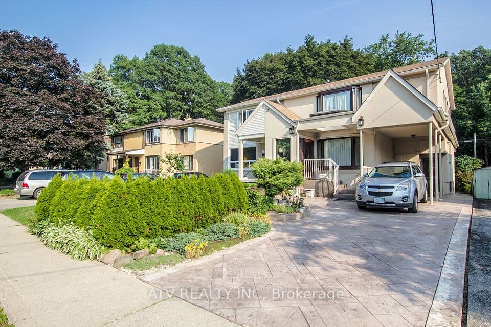 235 Saint Marks Road, Toronto, ON M6S 2J1 – photo 2