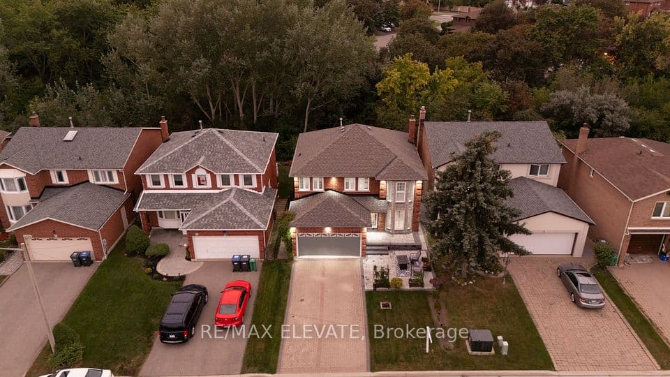 4242 Petersburg Crescent, Mississauga, ON L4Z 2T3 – photo 2