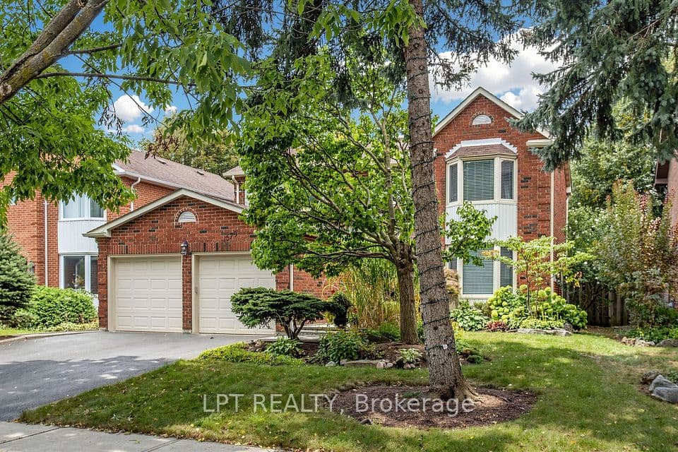 1579 Lovelady Crescent, Mississauga, ON L4W 2Y9 – main photo