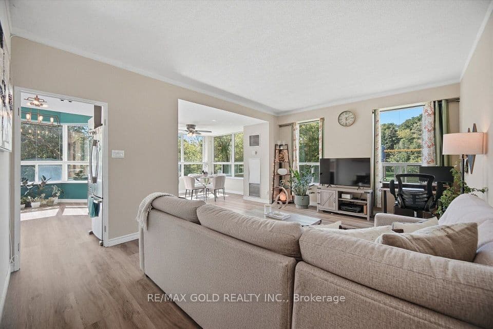 6 Humberline Drive 112, Toronto, ON M9W 6X8 – main photo