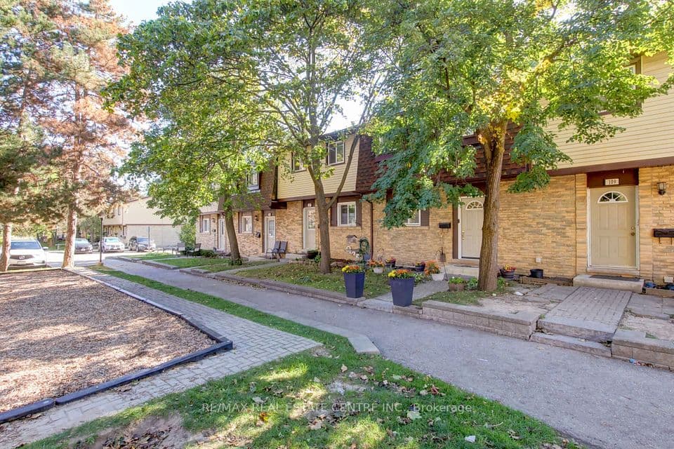45 Hansen Road N 108, Brampton, ON L6V 3C5 – main photo