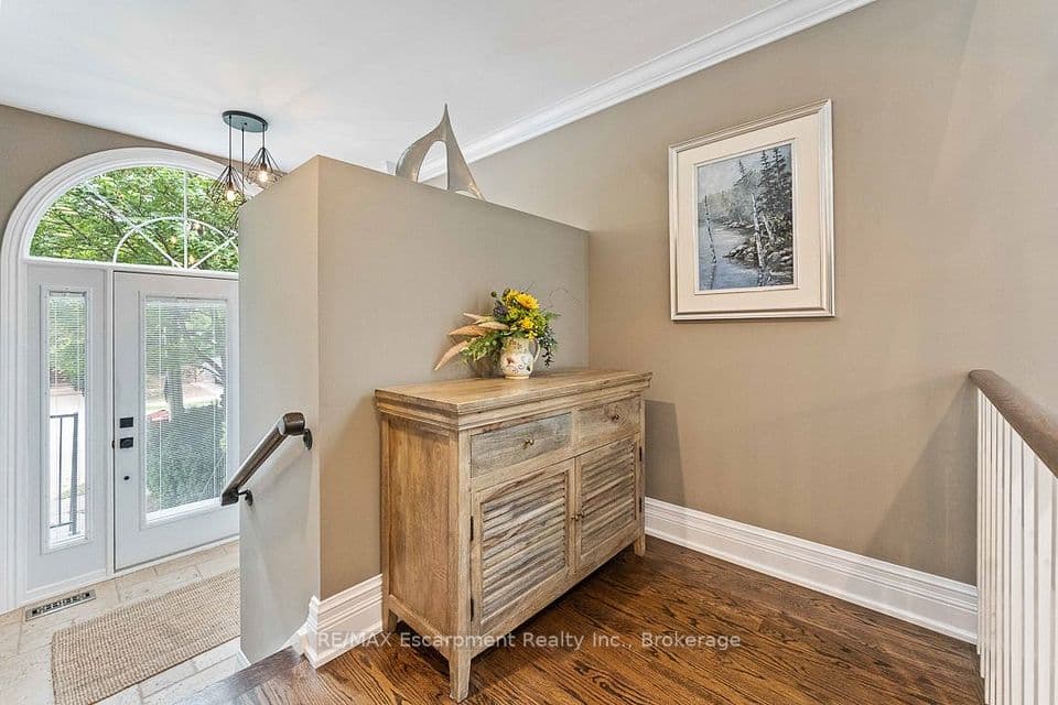 2331 Marine Drive, Oakville, ON L6L 1C2 – photo 3