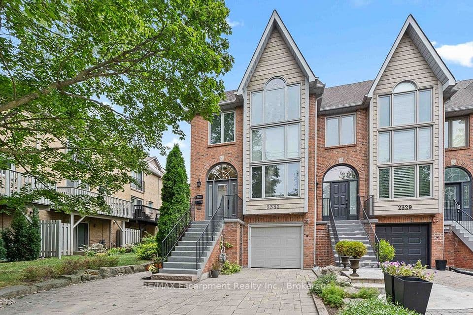 2331 Marine Drive, Oakville, ON L6L 1C2 – main photo
