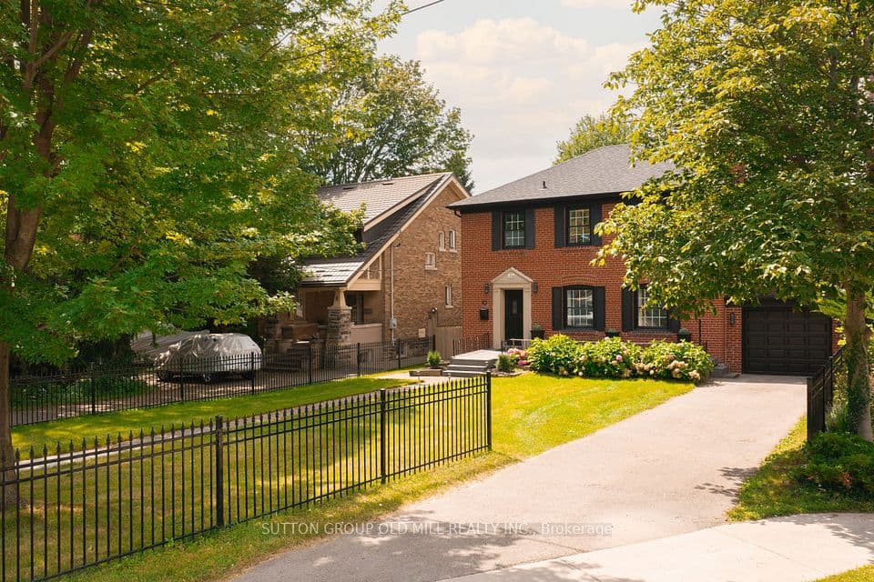 10 Queens Avenue, Toronto, ON M8V 2N1 – photo 3