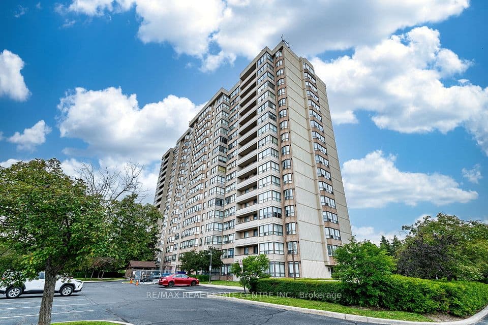 10 Malta Avenue 210, Brampton, ON L6Y 4G6 – main photo