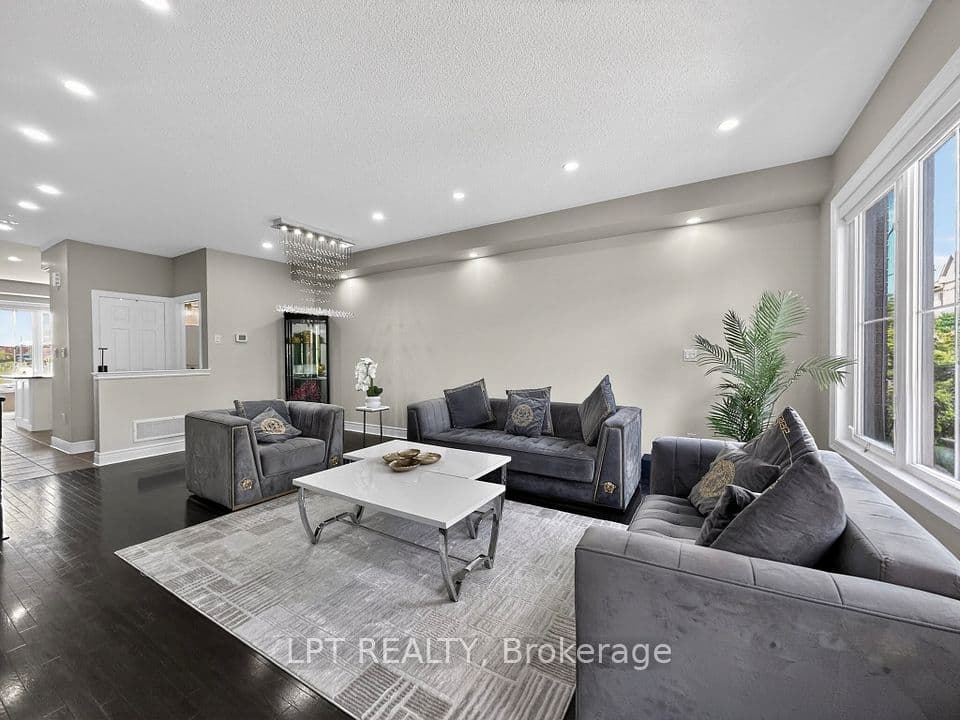 44 Cedar Lake Crescent, Brampton, ON L6Y 0P9 – main photo