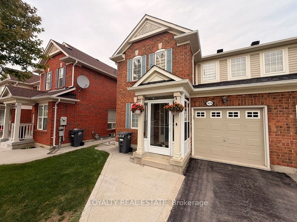1074 Clark Boulevard, Milton, ON L9T 6Y5 – main photo