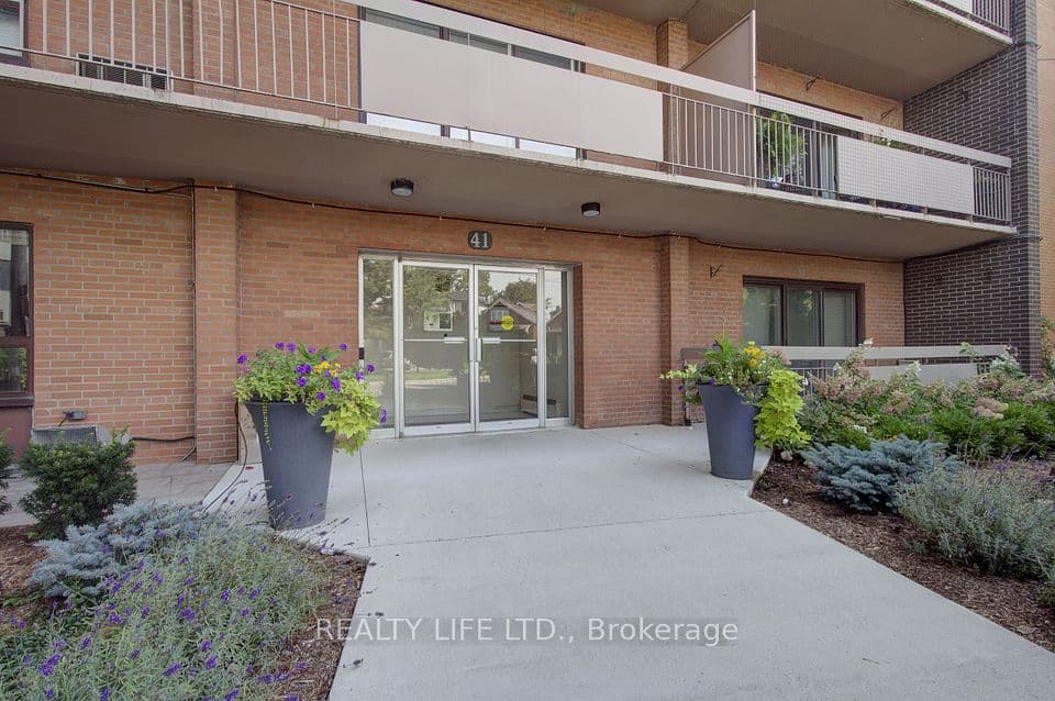 41 Lake Shore Drive 502, Toronto, ON M8V 1Z3 – photo 2