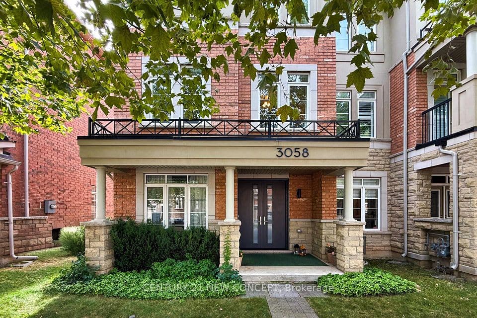 3058 Eberly Woods Drive, Oakville, ON L6M 0T5 – photo 2