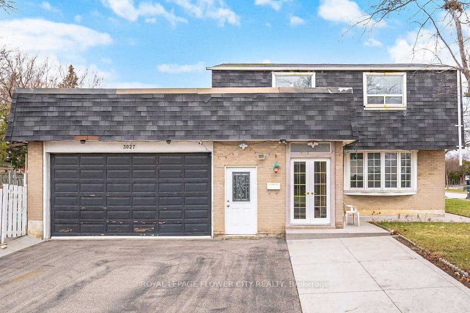 3027 Coral Drive, Mississauga, ON L4T 1Z2 – photo 2