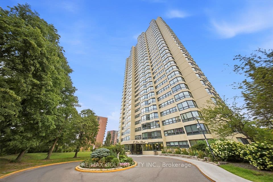 8 Lisa Street 2701, Brampton, ON L6T 4S6 – main photo