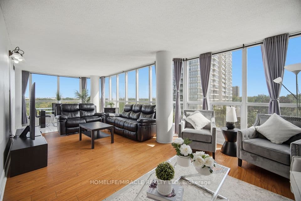 1 Rowntree Road 502, Toronto, ON M9V 5G7 – main photo