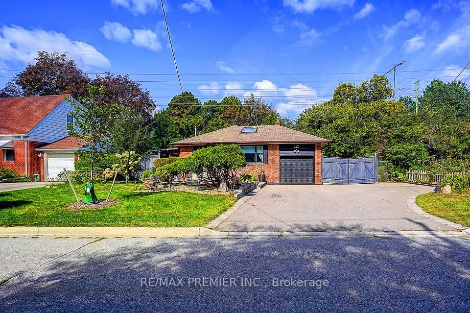 445 Selsey Drive, Mississauga, ON L5A 1B7 – main photo