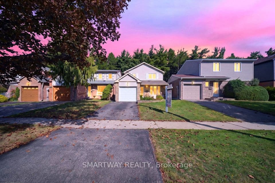 102 Rawling Crescent, Brampton, ON L6Z 1N8 – photo 3