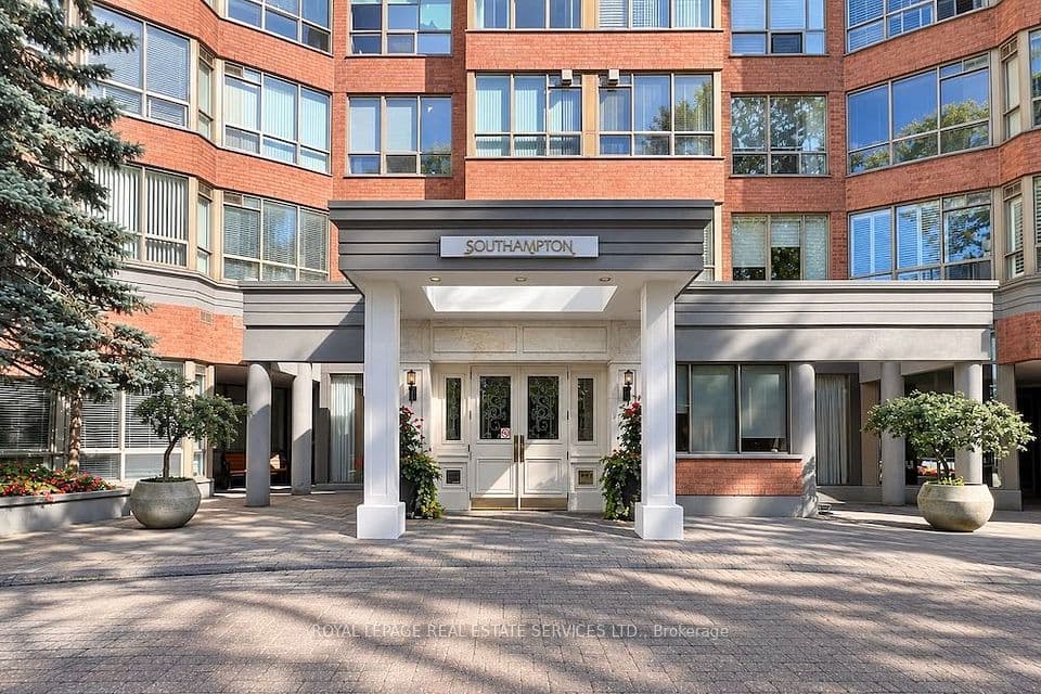 1 Ripley Avenue 403, Toronto, ON M6S 4Z6 – photo 2