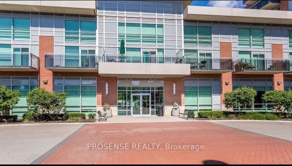 215 W Queen Street E 306, Brampton, ON L6W 0A9 – main photo